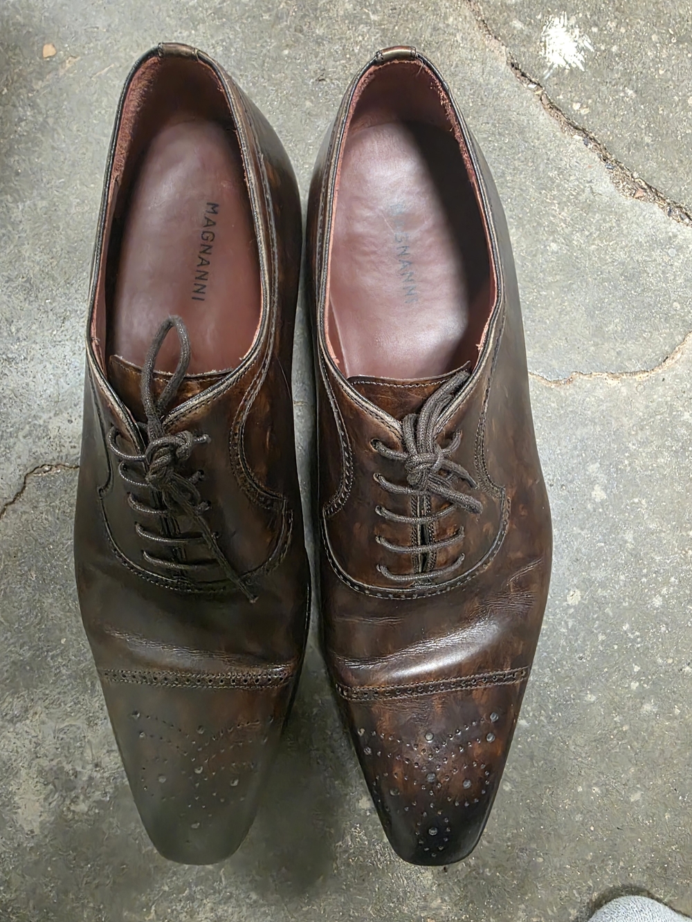 Magnanni Brown Leather Cap-Toe Derby Oxfords with Broguing